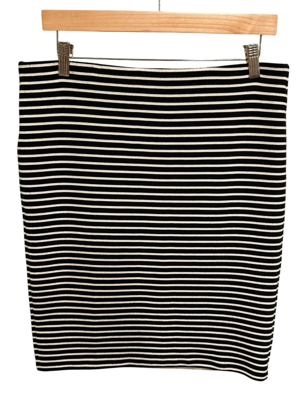 NWOT LOFT Black and White Striped Pencil Skirt - Size Medium